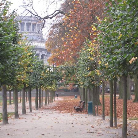 B&B A Côté du Cinquantenaire Etterbeek Exterior foto